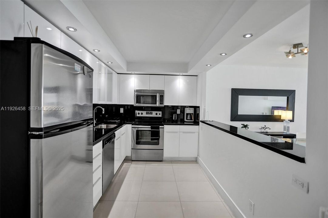 For Sale: $600,000 (2 beds, 2 baths, 1505 Square Feet)