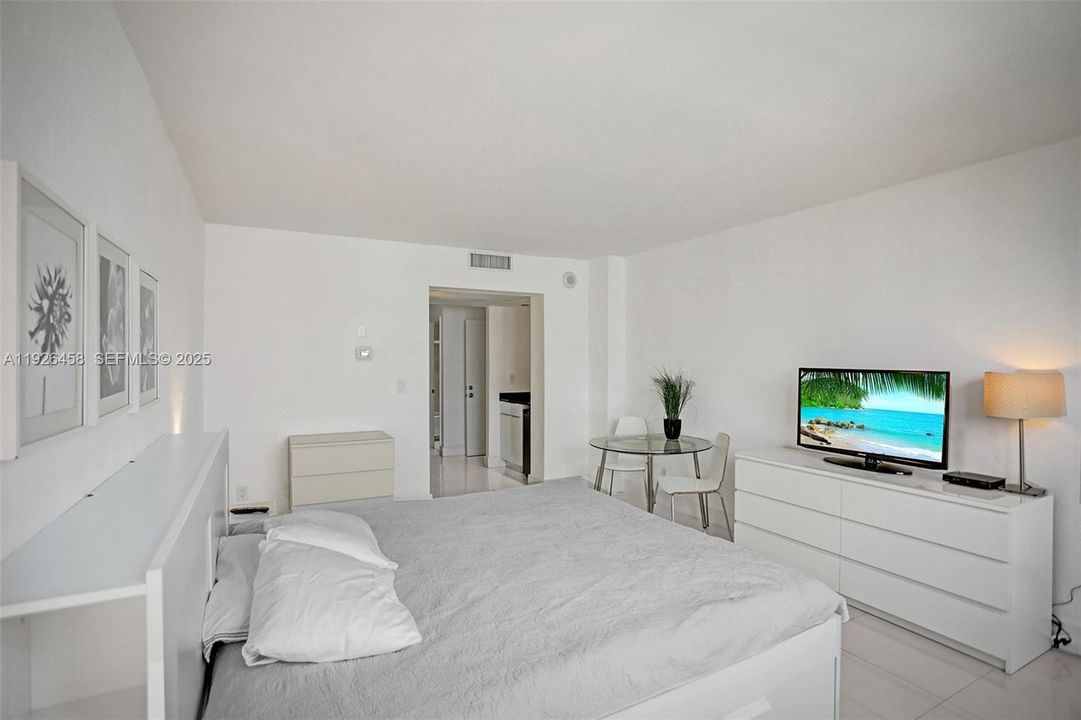 For Sale: $600,000 (2 beds, 2 baths, 1505 Square Feet)