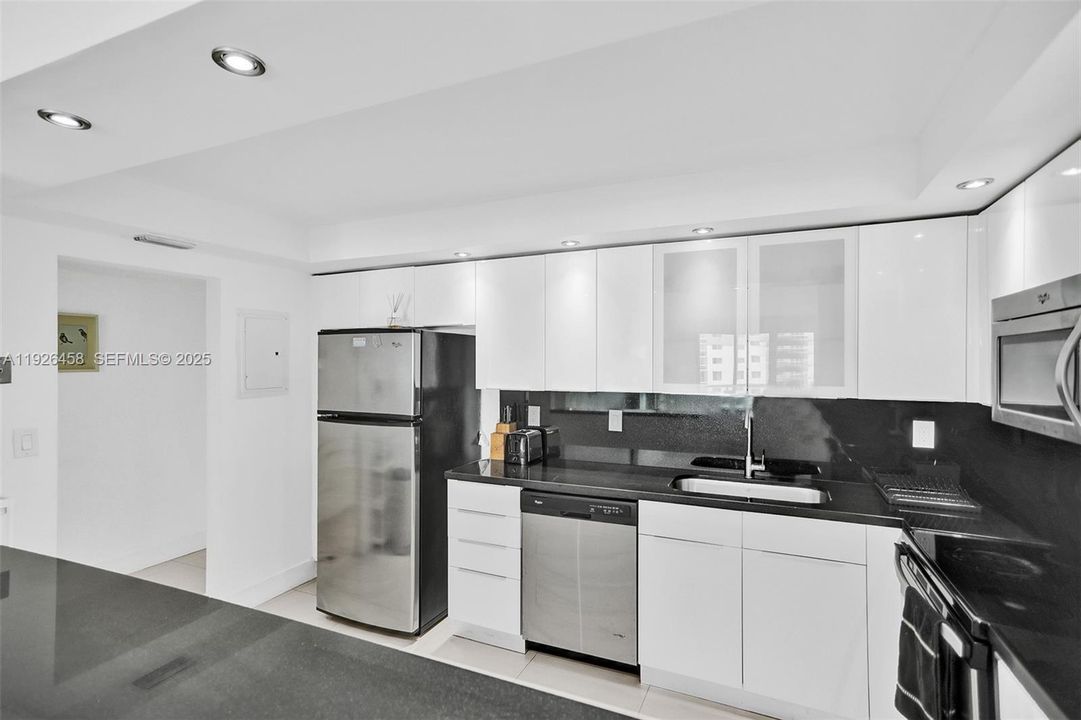 For Sale: $600,000 (2 beds, 2 baths, 1505 Square Feet)