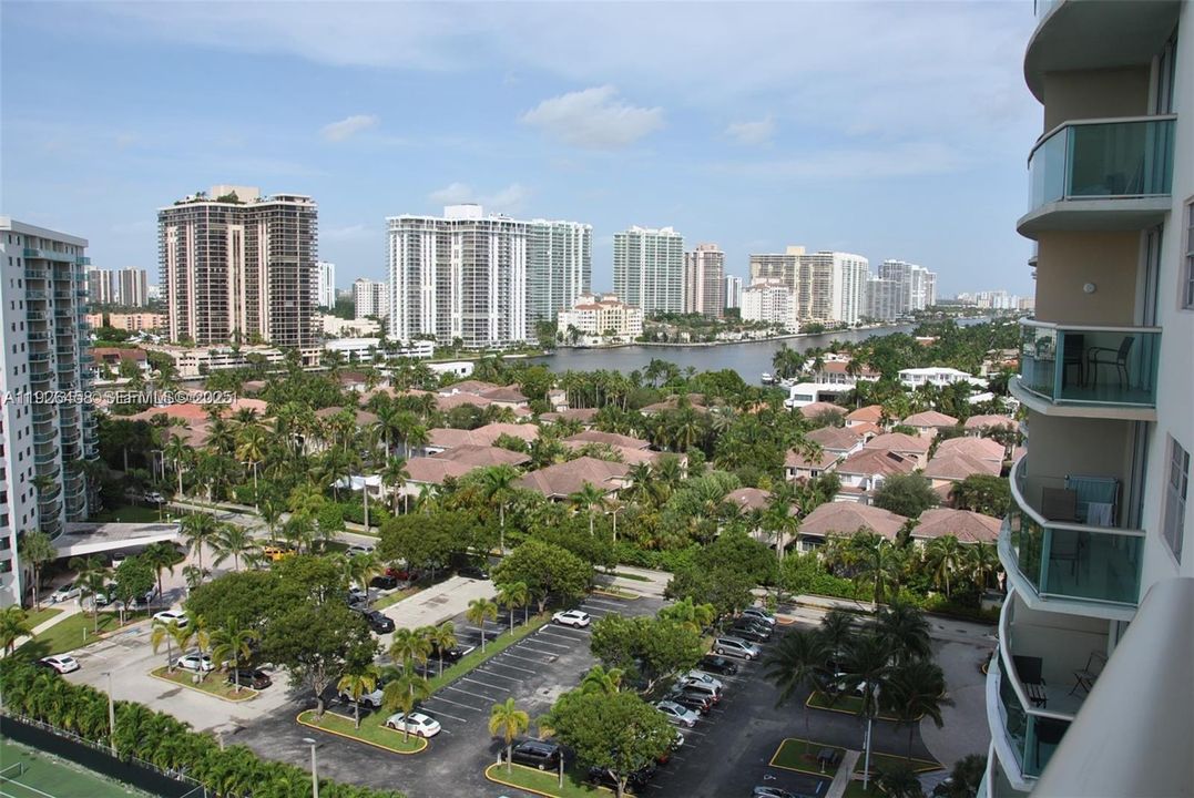 For Sale: $600,000 (2 beds, 2 baths, 1505 Square Feet)