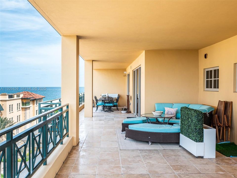 En Venta: $1,999,000 (3 camas, 2 baños, 3161 Pies cuadrados)