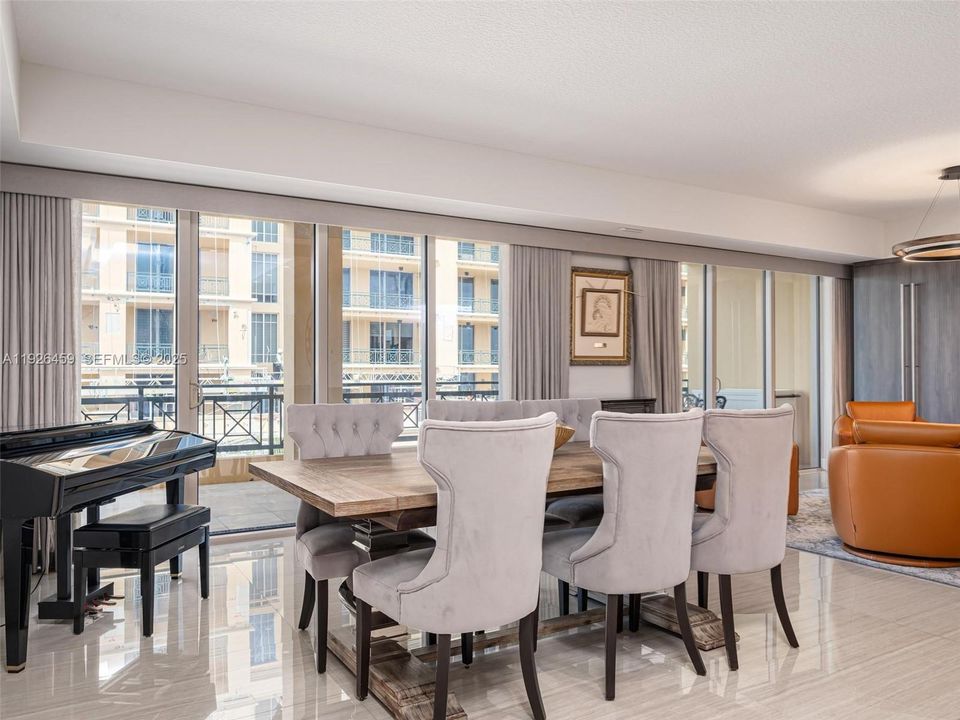 En Venta: $1,999,000 (3 camas, 2 baños, 3161 Pies cuadrados)