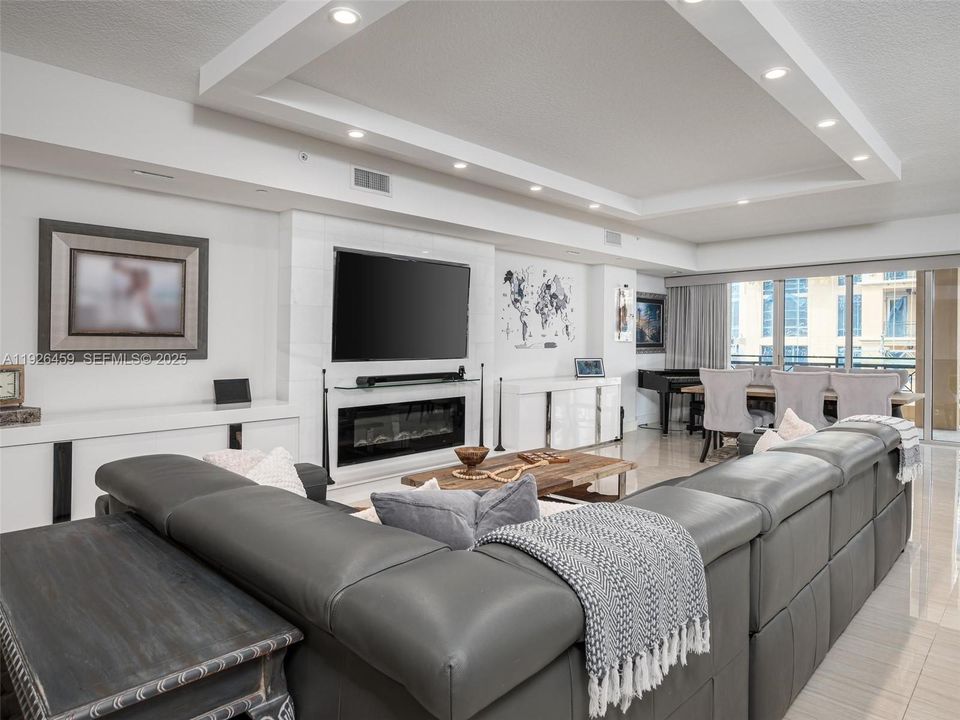 En Venta: $1,999,000 (3 camas, 2 baños, 3161 Pies cuadrados)