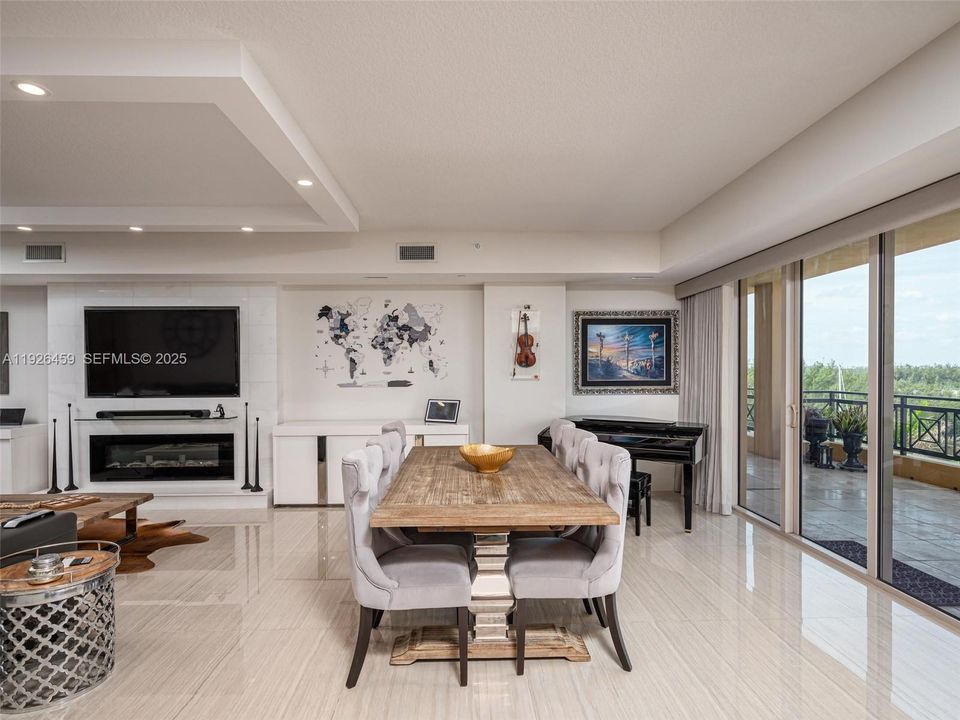 En Venta: $1,999,000 (3 camas, 2 baños, 3161 Pies cuadrados)