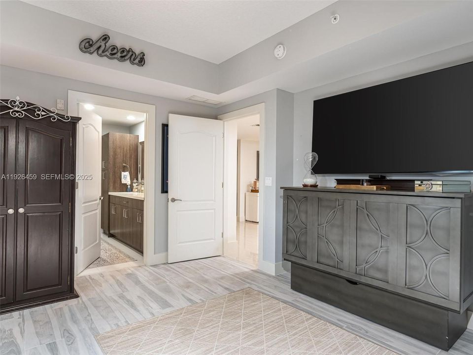 En Venta: $1,999,000 (3 camas, 2 baños, 3161 Pies cuadrados)