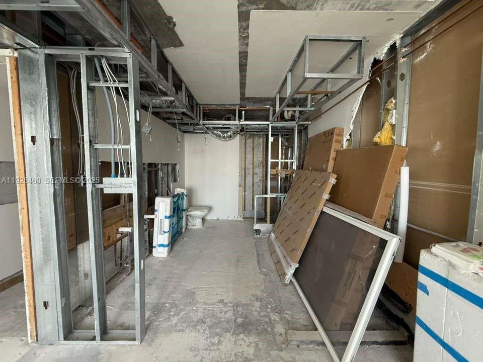 待售: $750,000 (2 贝兹, 2 浴室, 1220 平方英尺)