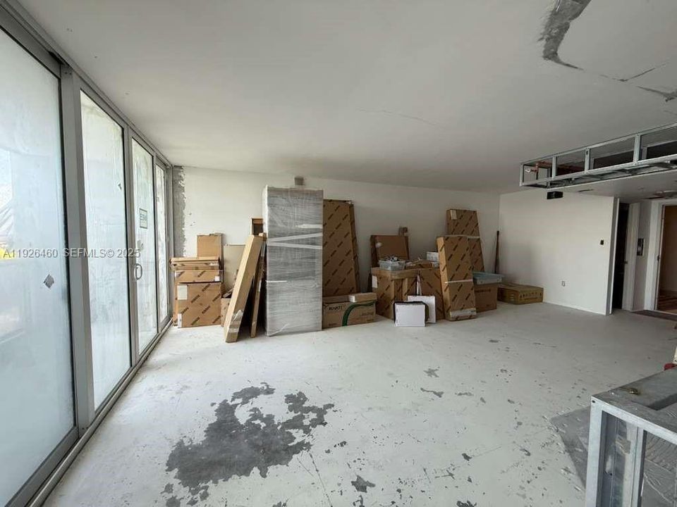 待售: $750,000 (2 贝兹, 2 浴室, 1220 平方英尺)