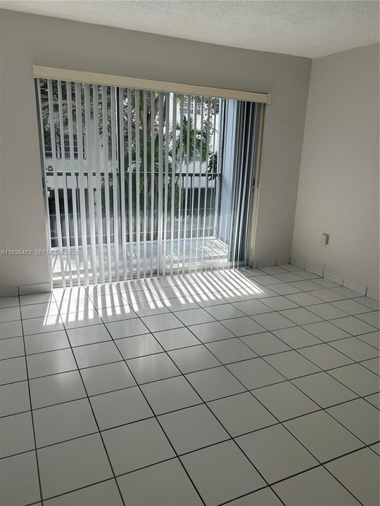 出租: $1,600 (1 贝兹, 1 浴室, 820 平方英尺)