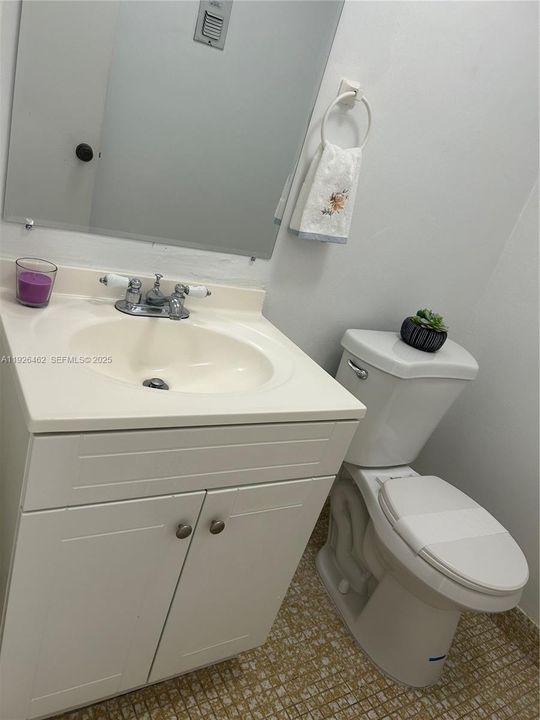 出租: $1,600 (1 贝兹, 1 浴室, 820 平方英尺)