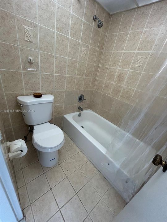 出租: $1,600 (1 贝兹, 1 浴室, 820 平方英尺)