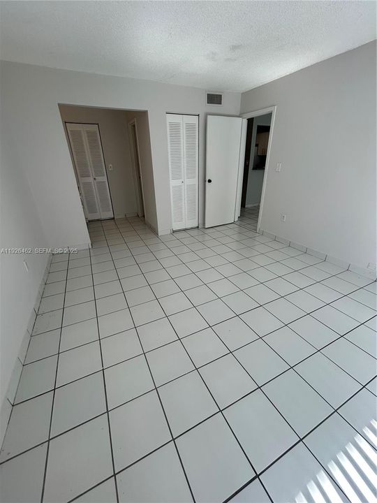 出租: $1,600 (1 贝兹, 1 浴室, 820 平方英尺)