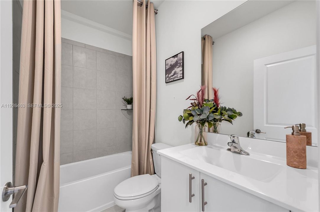 На продажу: $440,000 (3 спален, 2 ванн, 1393 Квадратных фут)