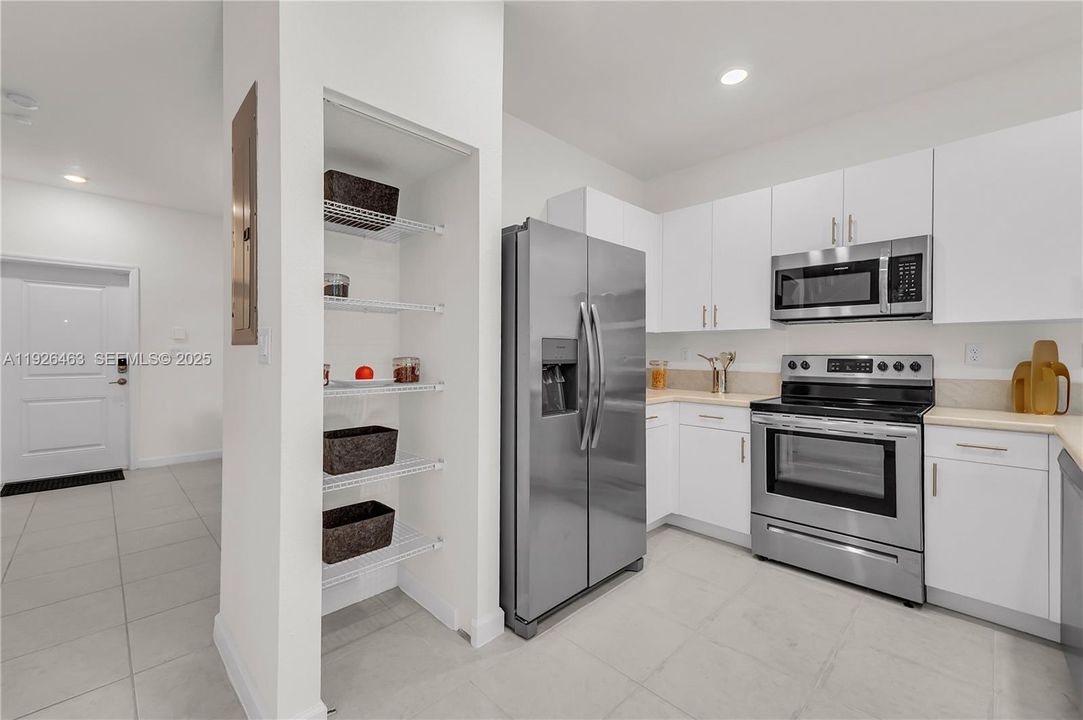 На продажу: $440,000 (3 спален, 2 ванн, 1393 Квадратных фут)