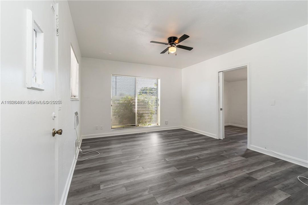 En Venta: $369,000 (3 camas, 1 baños, 1000 Pies cuadrados)