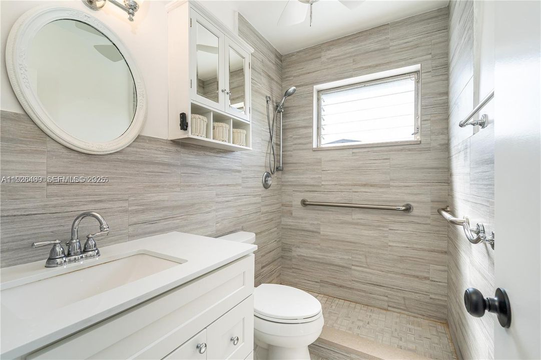 En Venta: $369,000 (3 camas, 1 baños, 1000 Pies cuadrados)