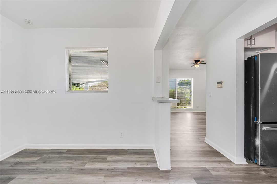 En Venta: $369,000 (3 camas, 1 baños, 1000 Pies cuadrados)