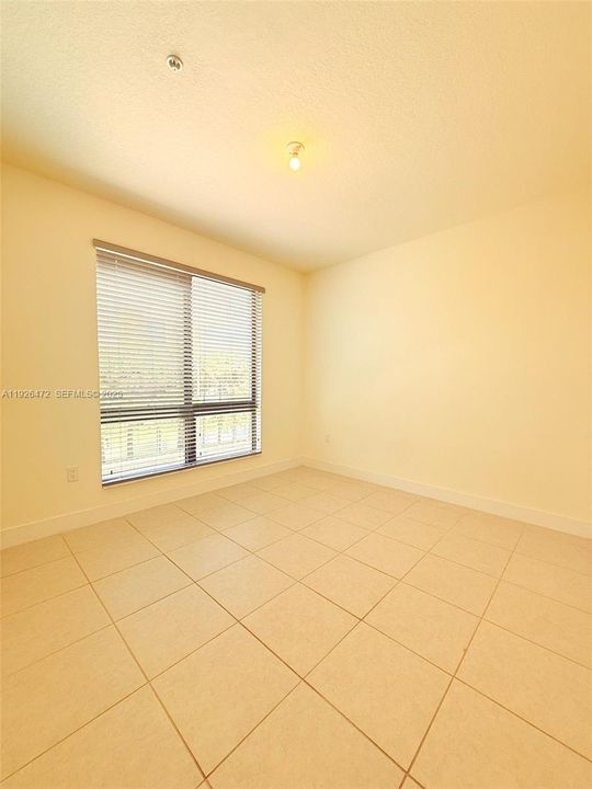 出租: $3,300 (3 贝兹, 2 浴室, 1334 平方英尺)