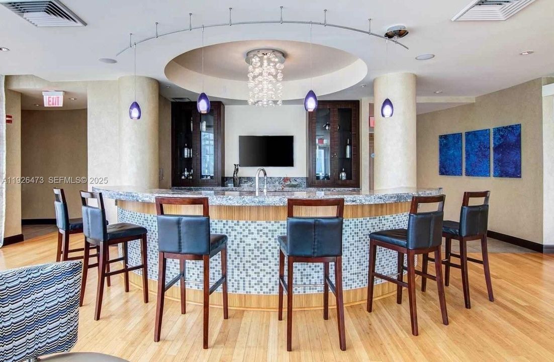 En Venta: $497,000 (1 camas, 1 baños, 806 Pies cuadrados)