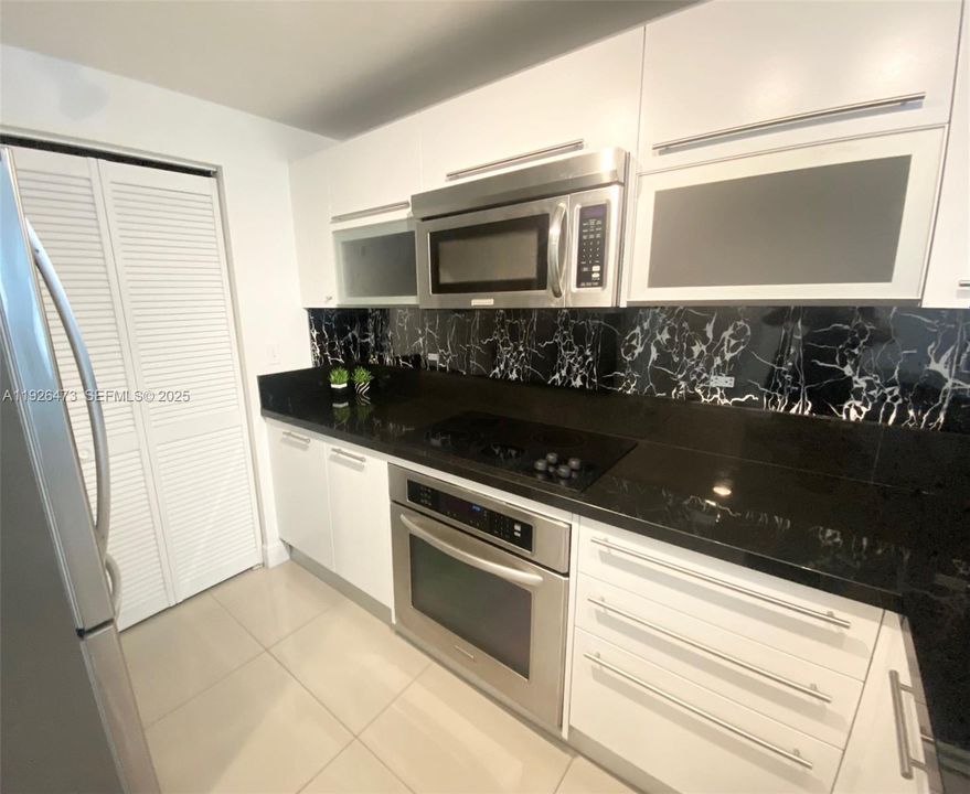 En Venta: $497,000 (1 camas, 1 baños, 806 Pies cuadrados)