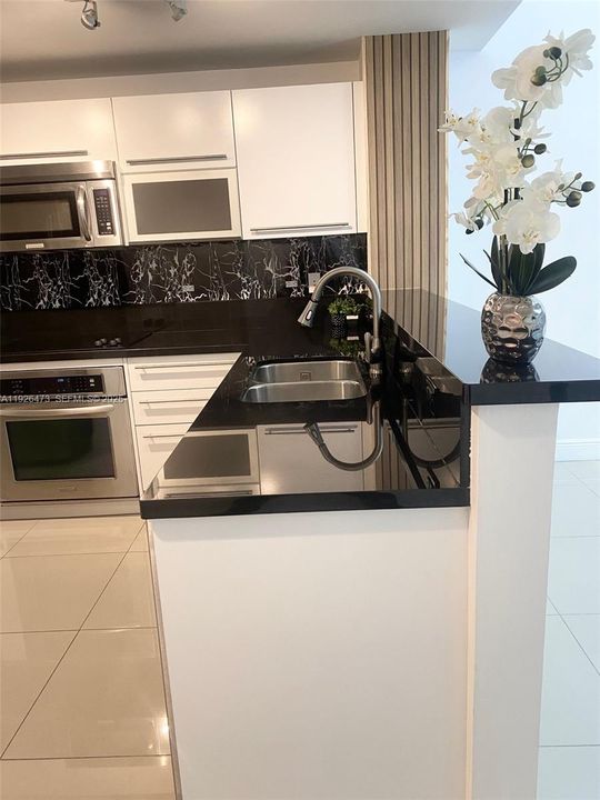 En Venta: $497,000 (1 camas, 1 baños, 806 Pies cuadrados)