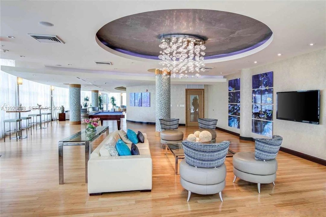 En Venta: $497,000 (1 camas, 1 baños, 806 Pies cuadrados)