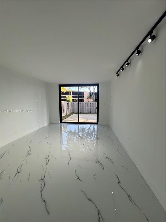 На продажу: $475,000 (2 спален, 2 ванн, 1345 Квадратных фут)