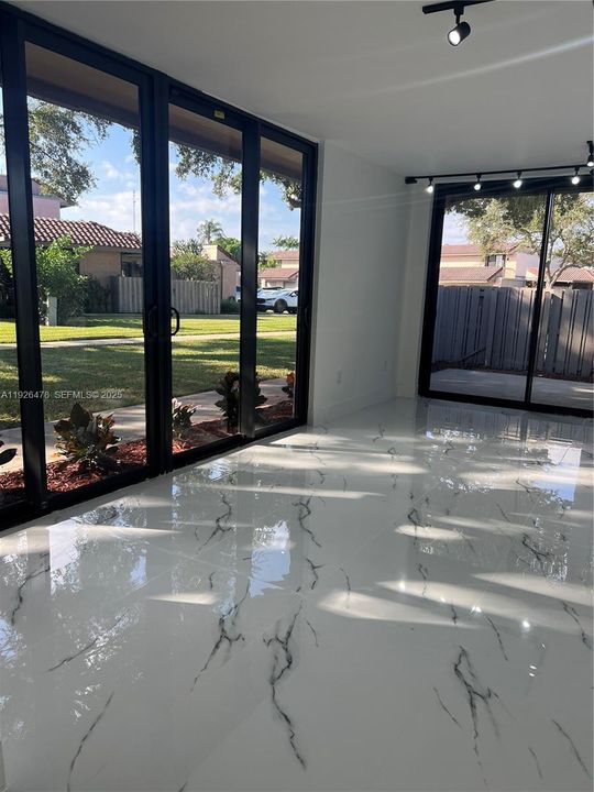 На продажу: $475,000 (2 спален, 2 ванн, 1345 Квадратных фут)