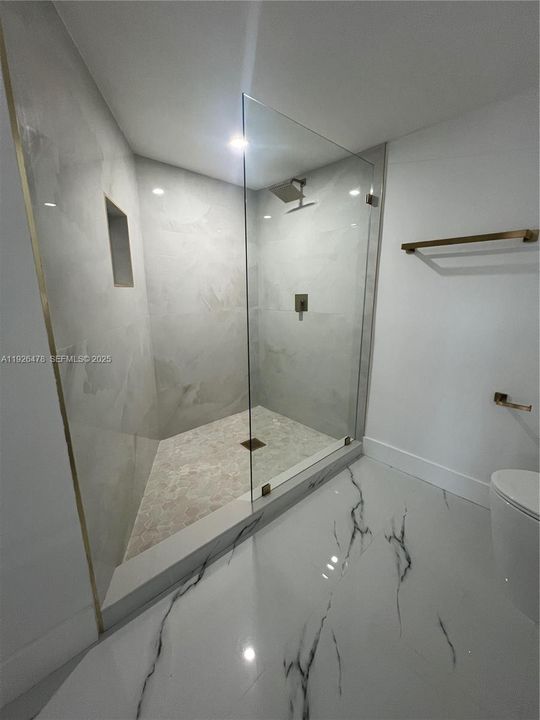 На продажу: $475,000 (2 спален, 2 ванн, 1345 Квадратных фут)