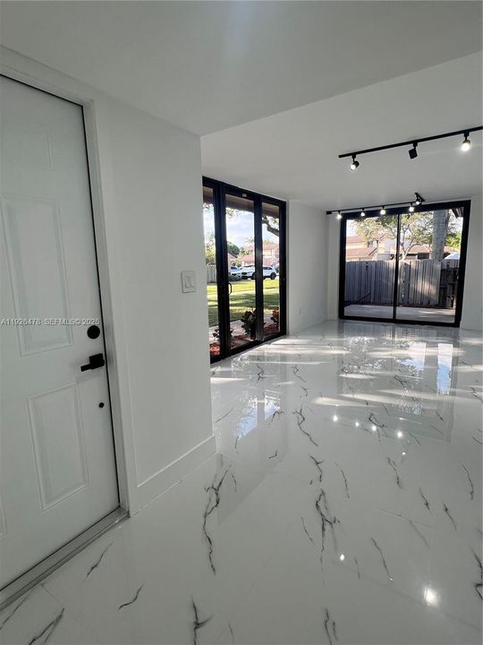 На продажу: $475,000 (2 спален, 2 ванн, 1345 Квадратных фут)