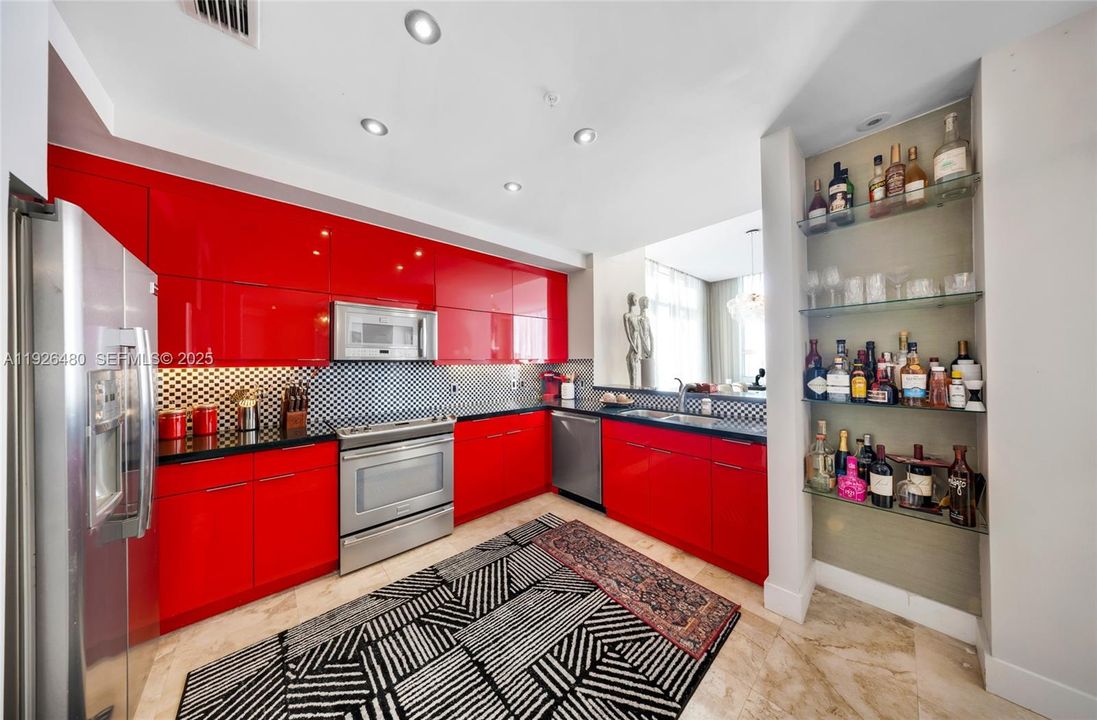 For Sale: $1,995,000 (3 beds, 2 baths, 1940 Square Feet)