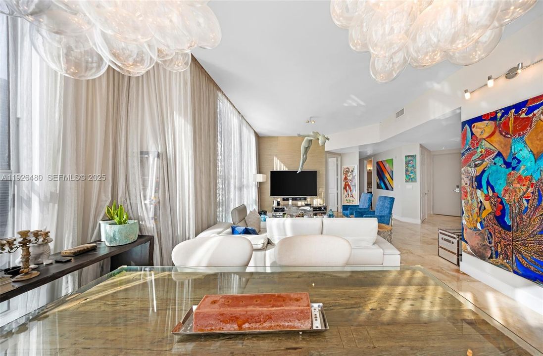 For Sale: $1,995,000 (3 beds, 2 baths, 1940 Square Feet)