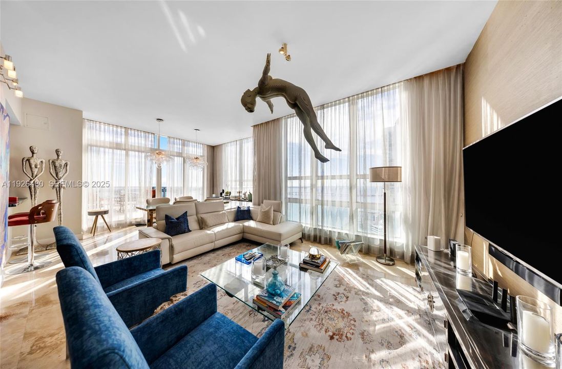 For Sale: $1,995,000 (3 beds, 2 baths, 1940 Square Feet)