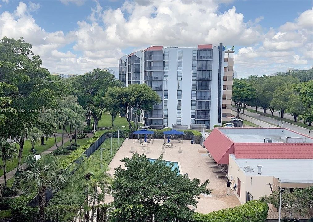 For Rent: $2,500 (2 beds, 2 baths, 1083 Square Feet)