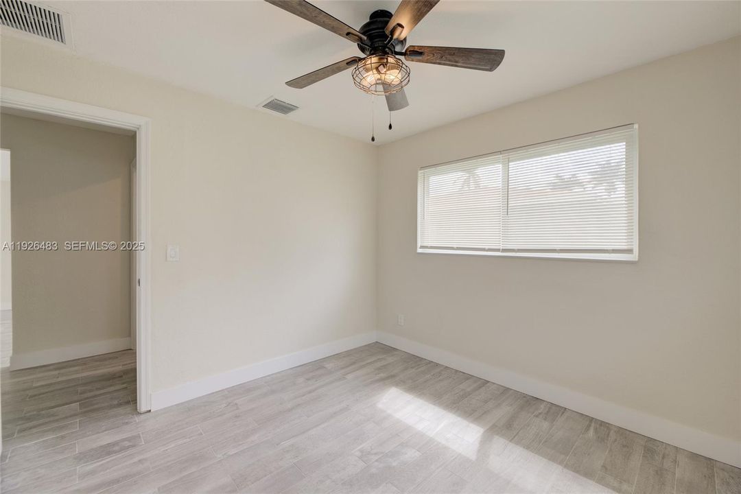 For Rent: $3,999 (3 beds, 2 baths, 1654 Square Feet)