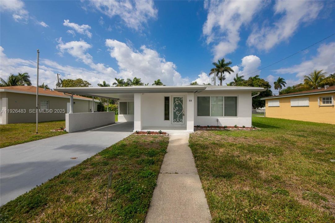 For Rent: $3,999 (3 beds, 2 baths, 1654 Square Feet)