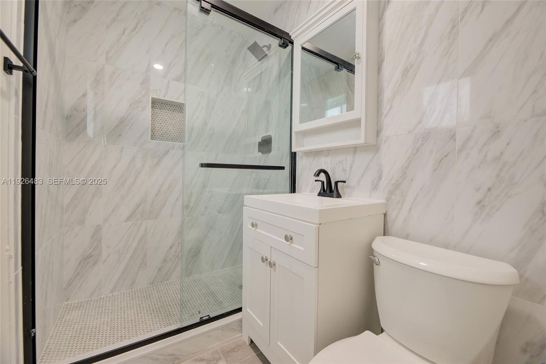 For Rent: $3,999 (3 beds, 2 baths, 1654 Square Feet)