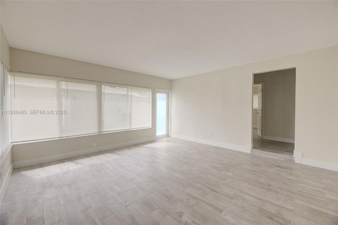 For Rent: $3,999 (3 beds, 2 baths, 1654 Square Feet)