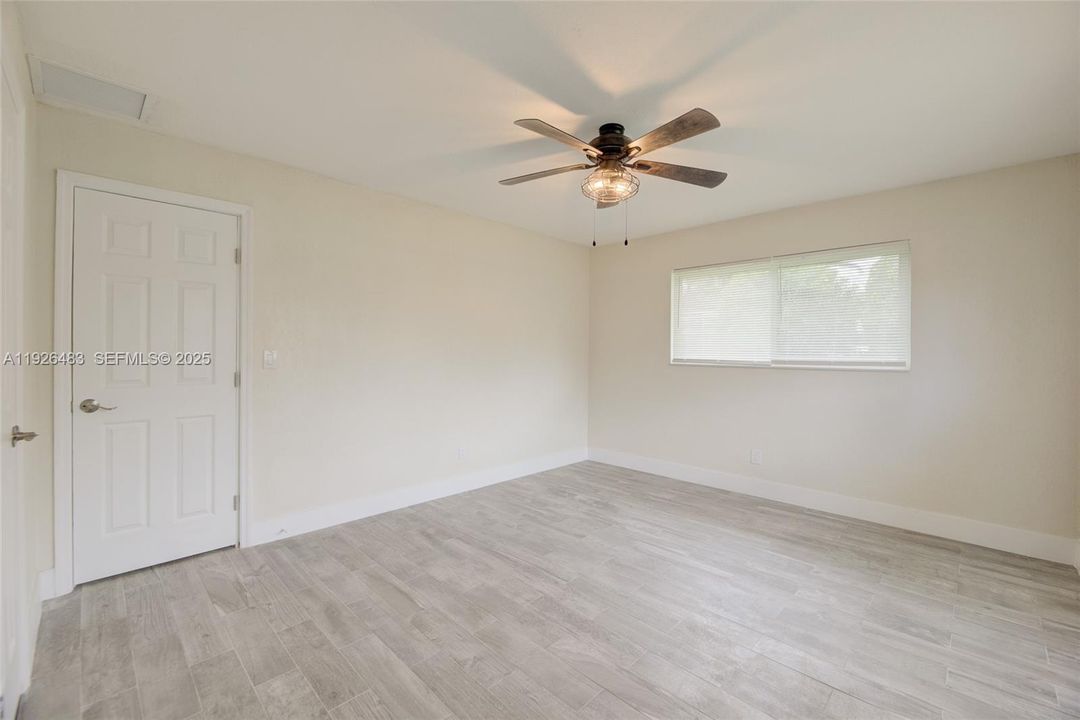 For Rent: $3,999 (3 beds, 2 baths, 1654 Square Feet)