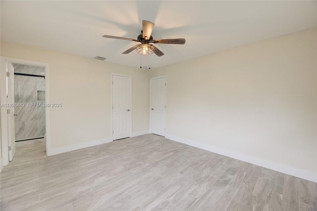 For Rent: $3,999 (3 beds, 2 baths, 1654 Square Feet)