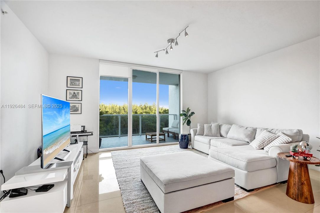 待售: $450,000 (3 贝兹, 3 浴室, 2048 平方英尺)