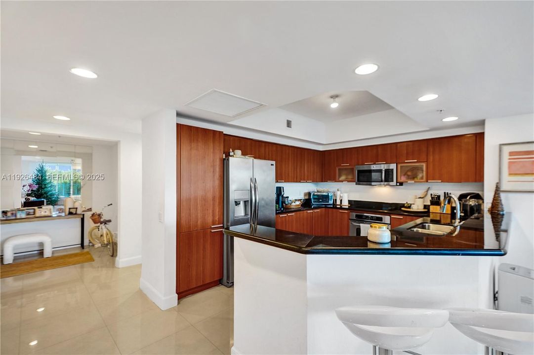 待售: $450,000 (3 贝兹, 3 浴室, 2048 平方英尺)