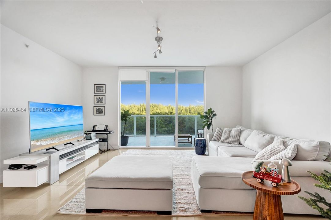 待售: $450,000 (3 贝兹, 3 浴室, 2048 平方英尺)