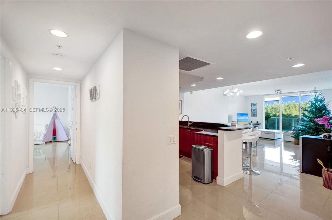 待售: $450,000 (3 贝兹, 3 浴室, 2048 平方英尺)