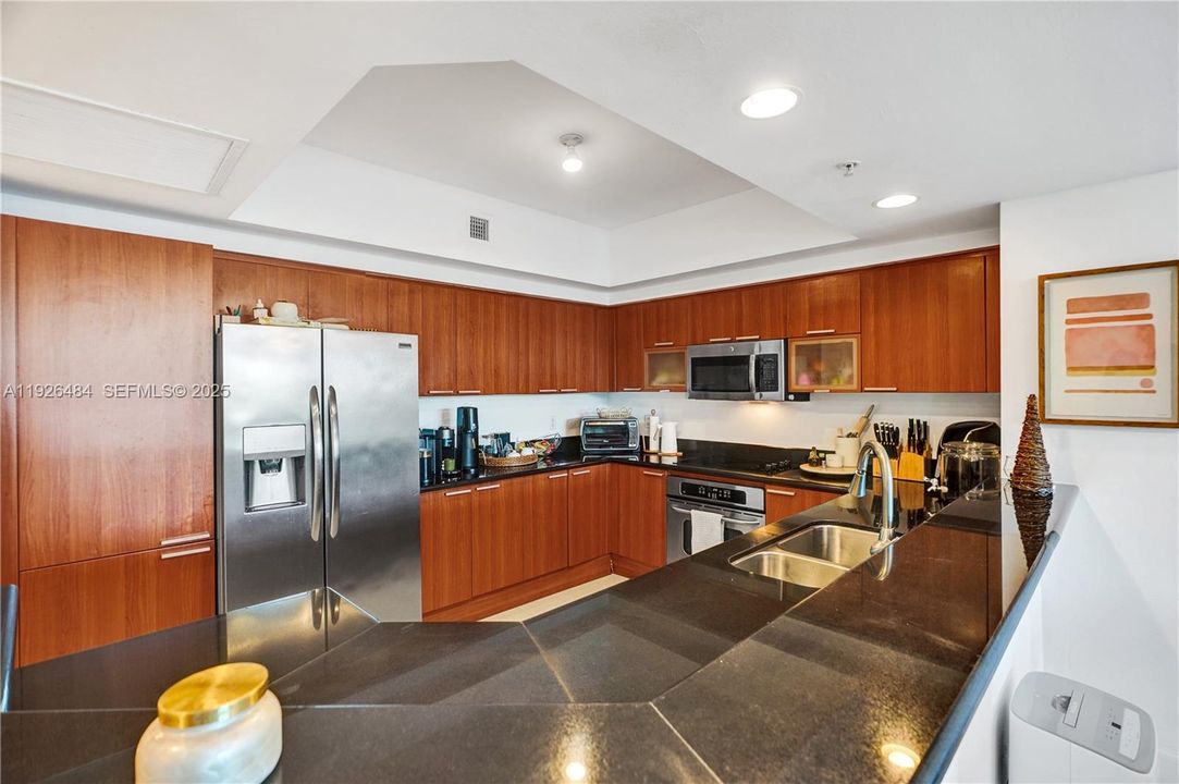 待售: $450,000 (3 贝兹, 3 浴室, 2048 平方英尺)