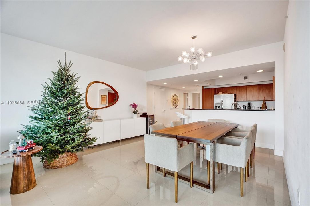 待售: $450,000 (3 贝兹, 3 浴室, 2048 平方英尺)