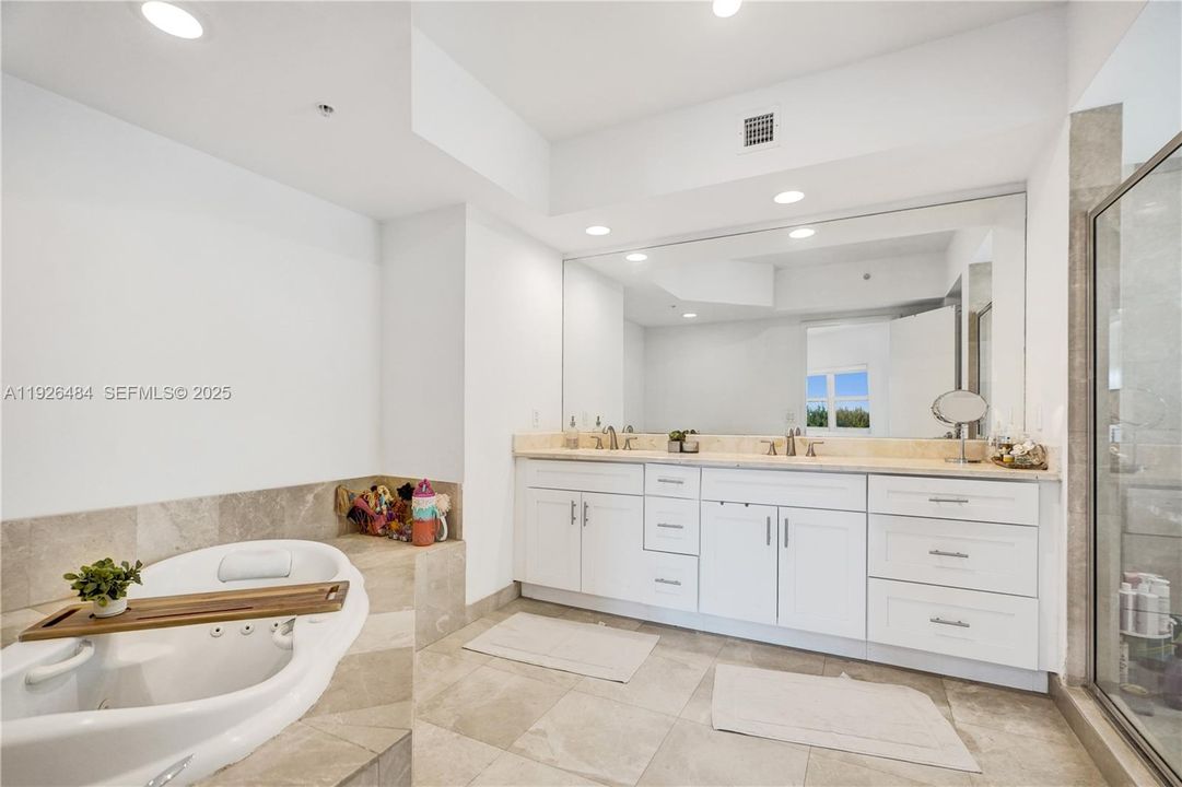 待售: $450,000 (3 贝兹, 3 浴室, 2048 平方英尺)