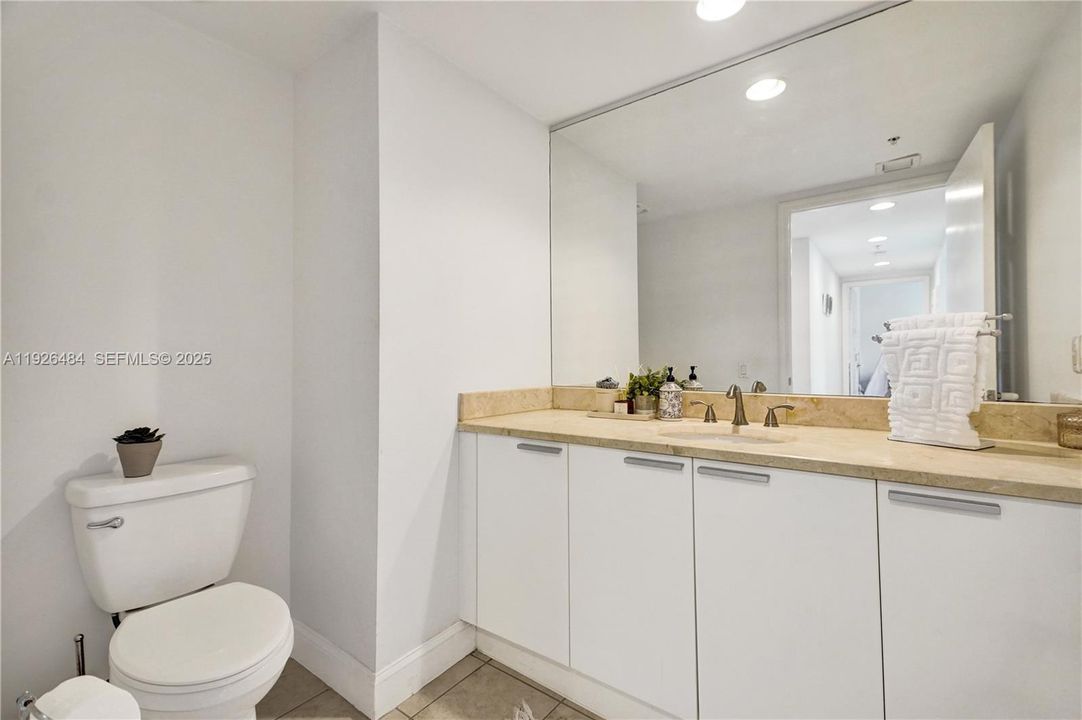 待售: $450,000 (3 贝兹, 3 浴室, 2048 平方英尺)