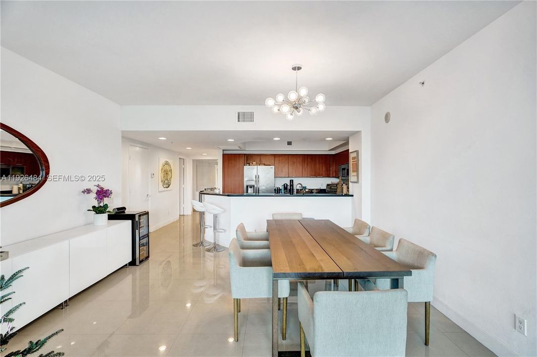 待售: $450,000 (3 贝兹, 3 浴室, 2048 平方英尺)