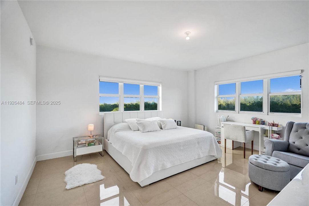 待售: $450,000 (3 贝兹, 3 浴室, 2048 平方英尺)