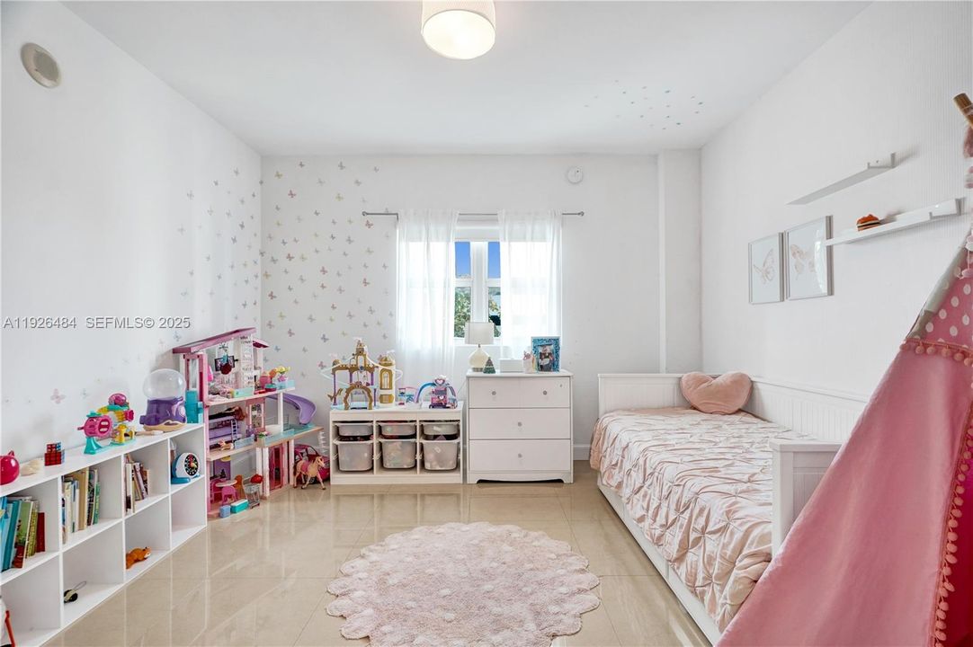 待售: $450,000 (3 贝兹, 3 浴室, 2048 平方英尺)